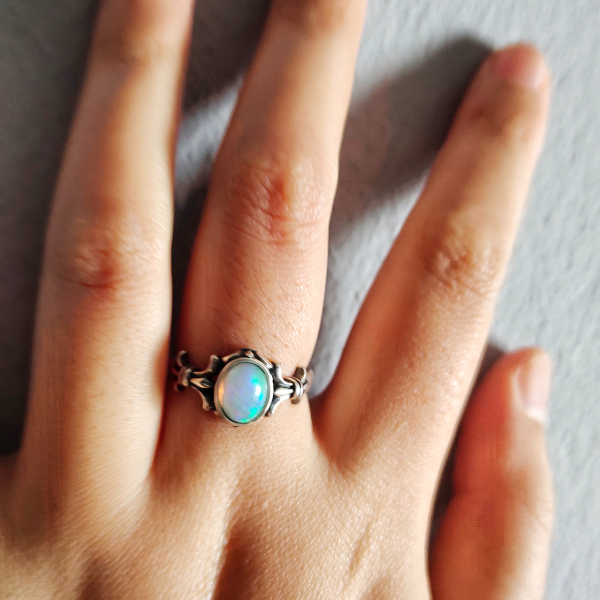 Opal October Birthstone Guide