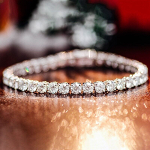 5.15 Carat F/VS-SI Natural Round Cut Diamonds Tennis Bracelet in Platinum