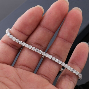 5.50 Carat F-G/SI Natural Round Cut Diamond Prong Setting Tennis Bracelet