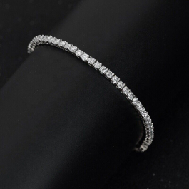 2.21 Carat F/VS Natural Round Cut Diamond Claw Set Tennis Bracelet in 18k White Gold