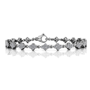 Vilma Natural Diamond Round cut Prong Set Designer
