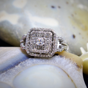 1.10 Carat Natural Round and Princess Cut Diamond Statement Ring