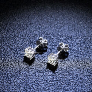 0.10-3.00 Carat Brilliant Cut Round Diamond Solitaire Stud Earrings available in Gold