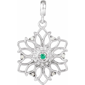0.06 Carat Round Shaped Green Emerald In Flower Style Pendant