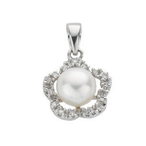 6.6 mm Freshwater Pearl Pendent with Natural Diamonds