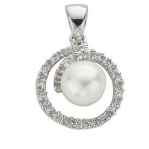 6.6 mm Designer Pearl Pendent With Natural Diamonds