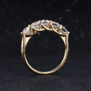 Ealhhild 1.25 Carat Natural Diamond Round cut Prong 