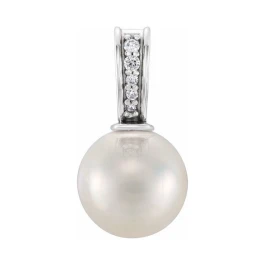 6.00 MM Round Fresh Water Pearl And Natural Diamond Pendant