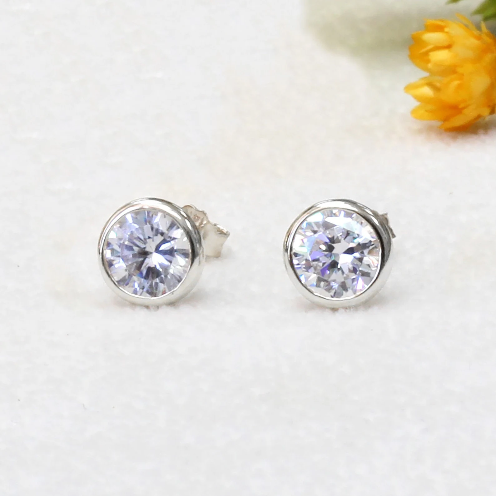 0.20-3.00 Carat Bazel Setting Natural And Lab Created Round Diamond Stud Earrings