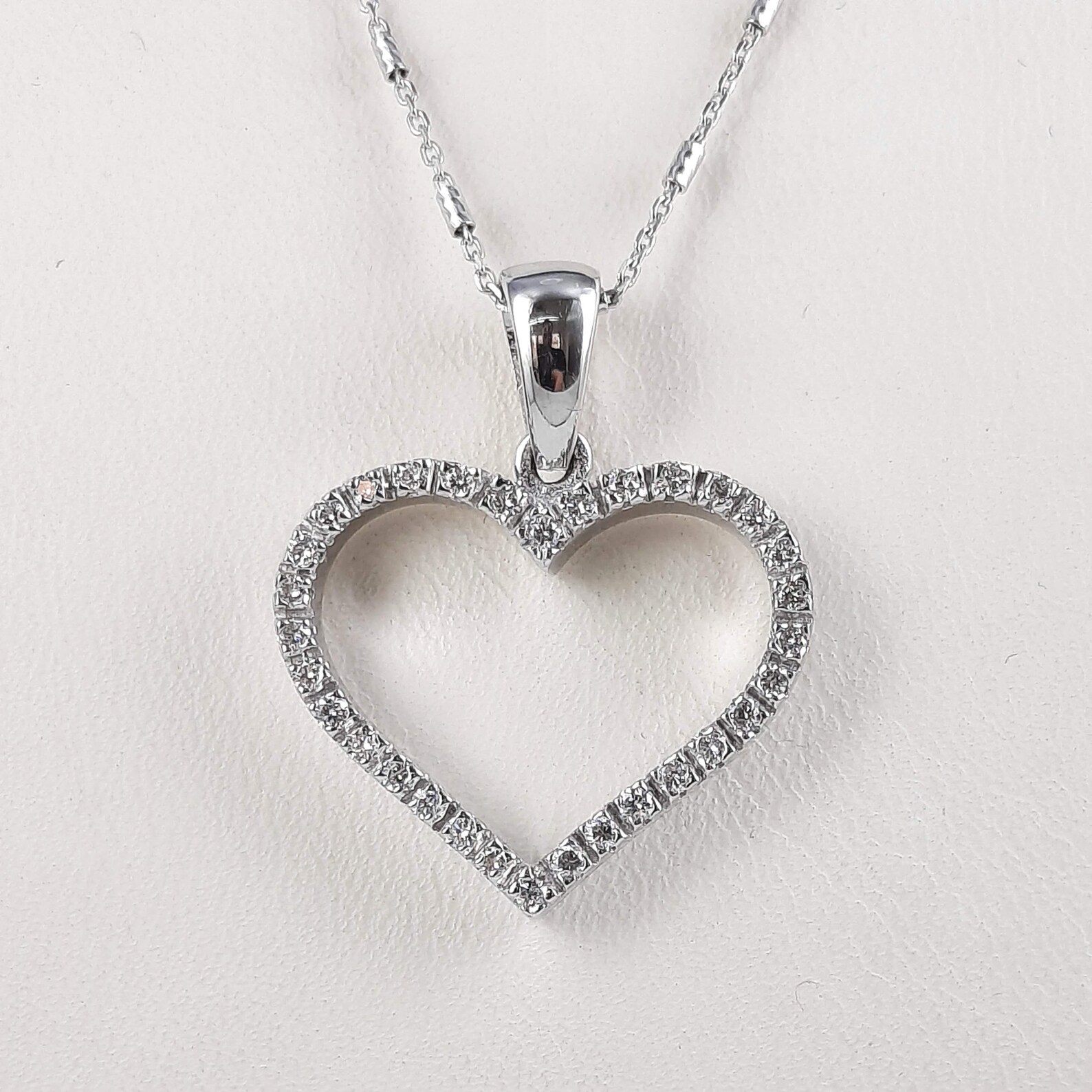0.1 Ct Natural Diamond Round Cut Palasa  Heart Necklaces in 9K White Gold