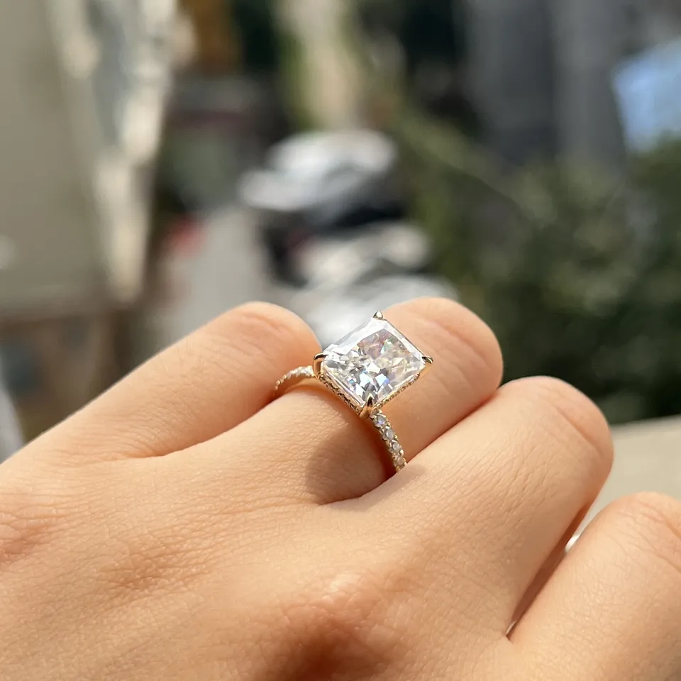 Praisy 0.20-3.00 Carat Natural And Lab Grown Radiant Cut Diamond Halo Ring